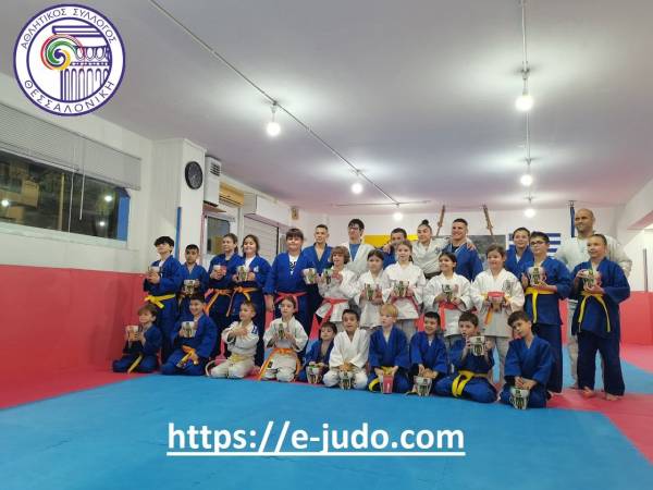 Δεκέμβρης με 57 βραβεία